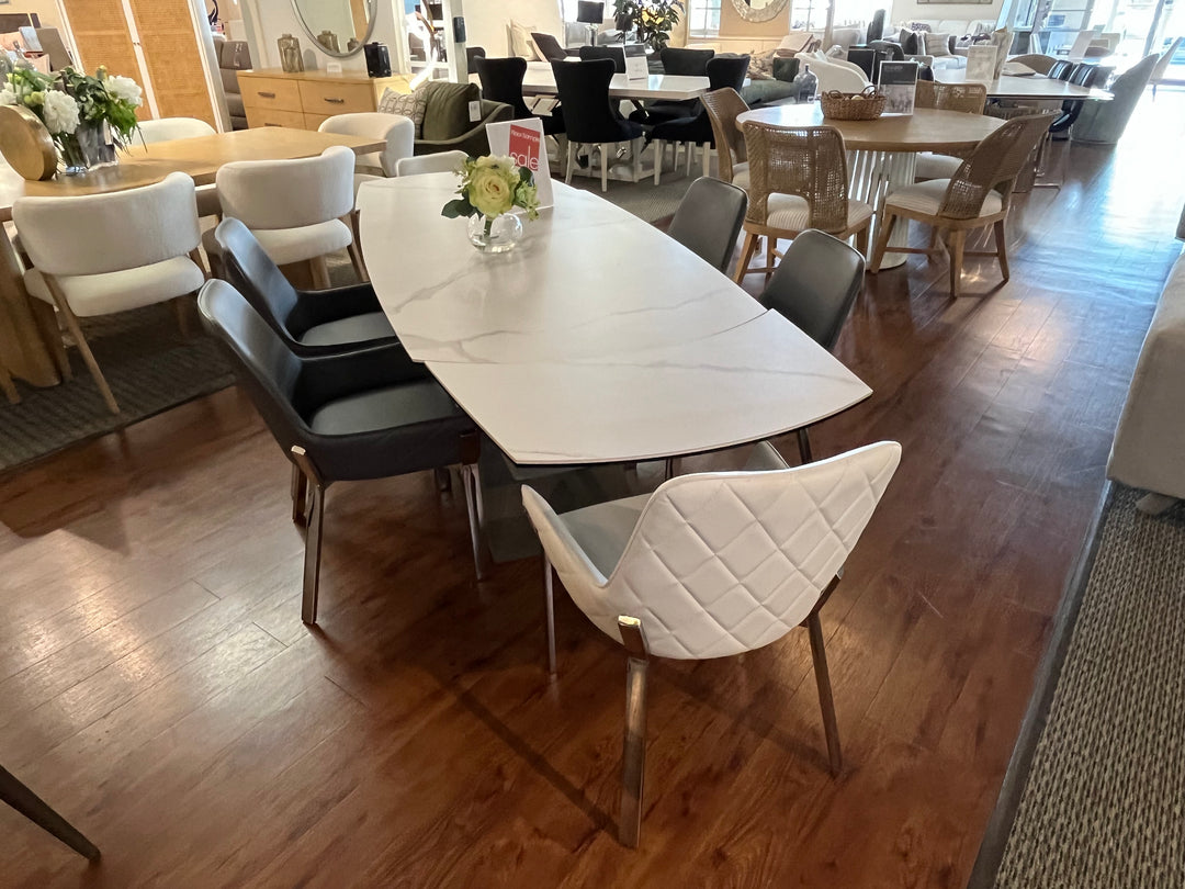 Table and six chairs Set