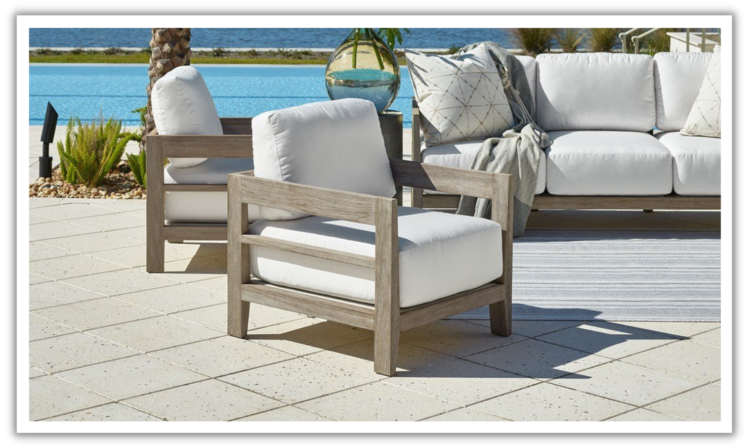 Universal Furniture Coastal Living Jolla Lounge Chair In White ...
