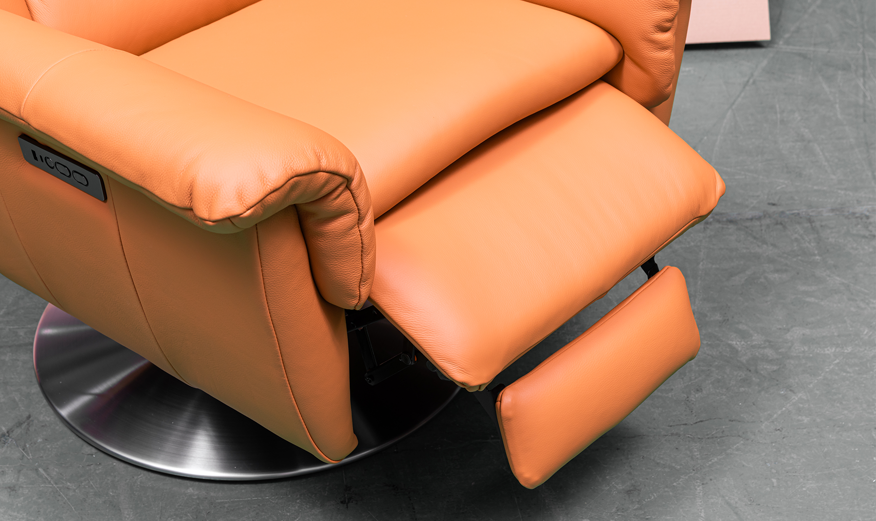 Klaussner Alessandro Double Power Recliner Leather Swivel Chair with Cushion Arms