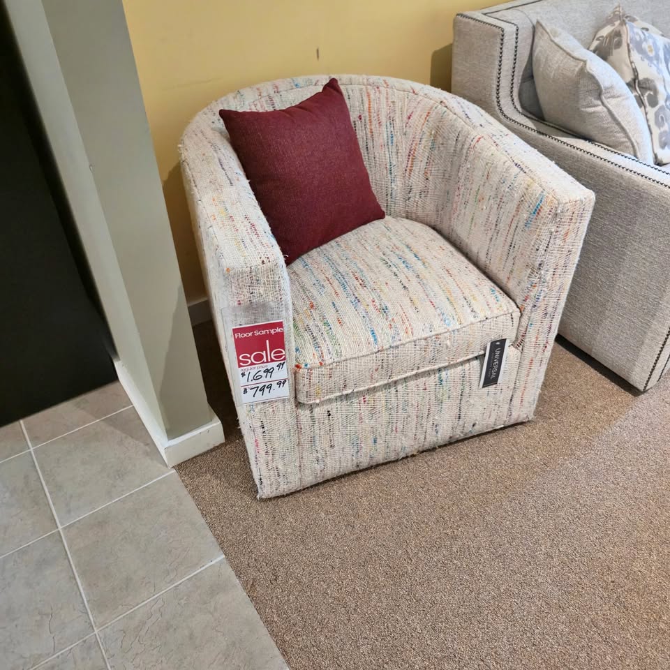 Universal Furniture Swivel Accent Chair