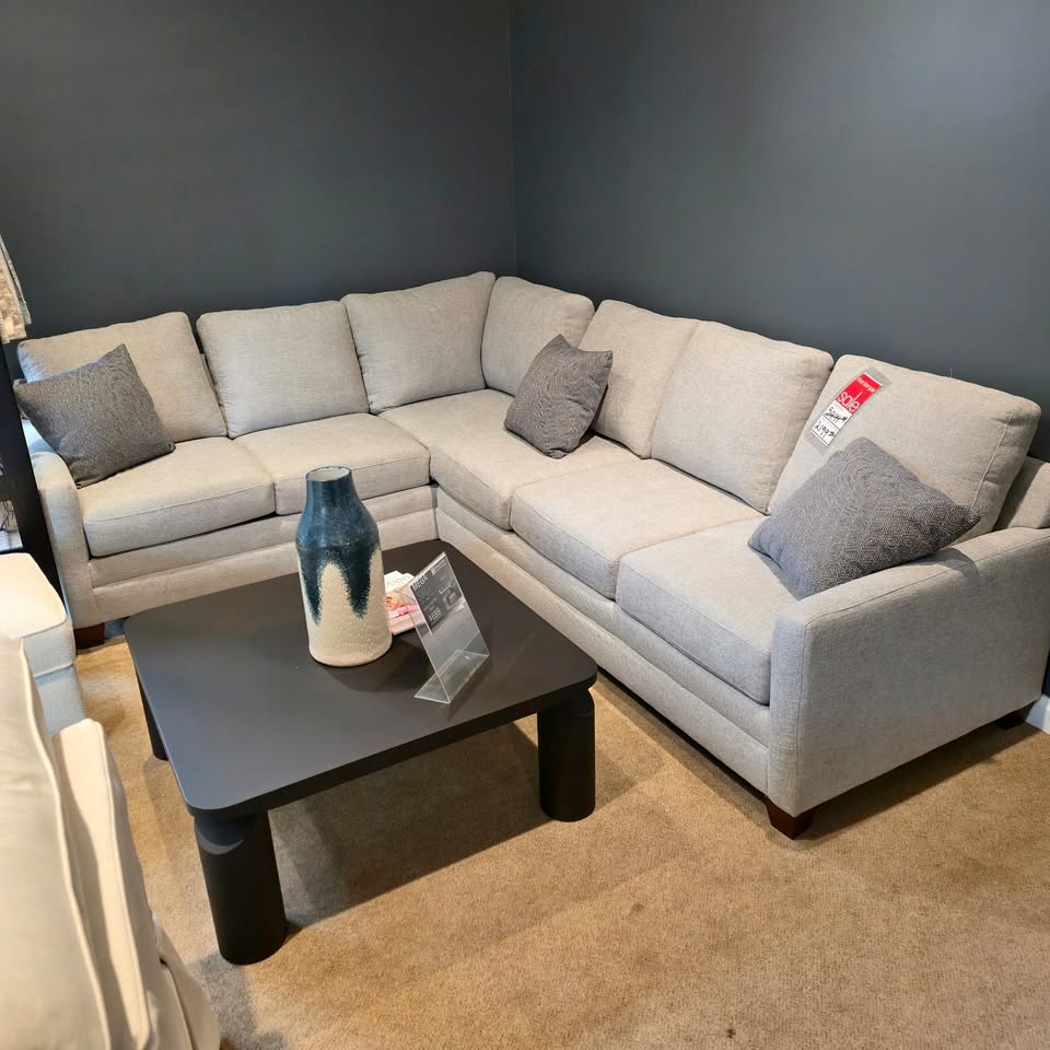 Bassett Carolina 2pc Sectional