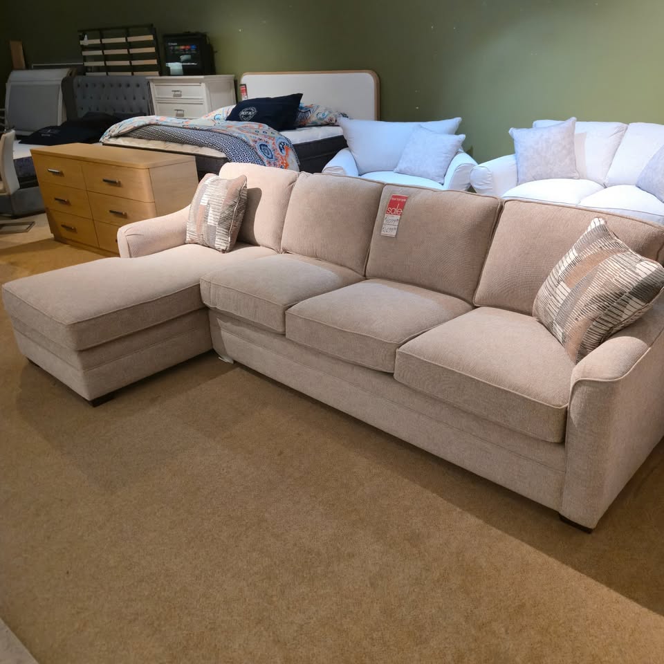 Craftmaster 2pc Sectional