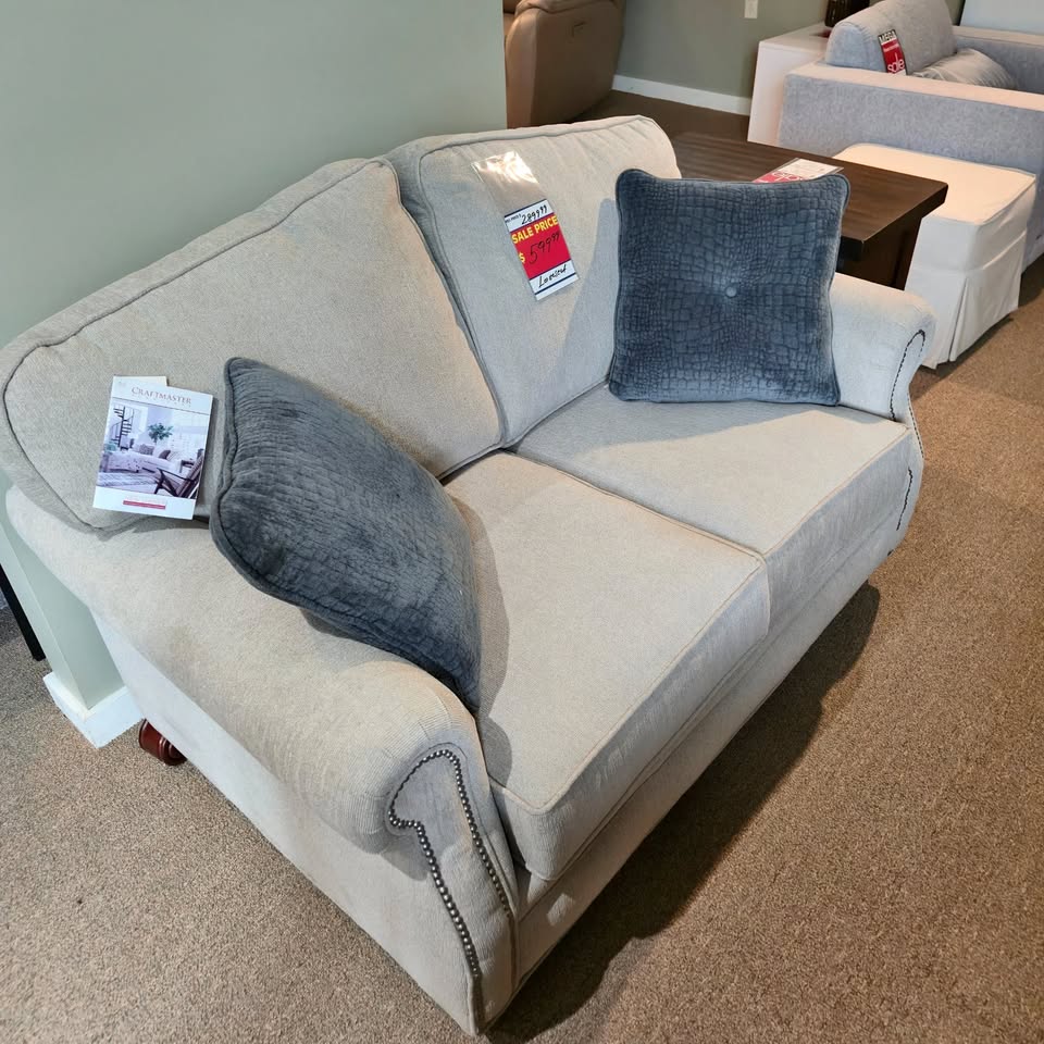 Craftmaster Loveseat