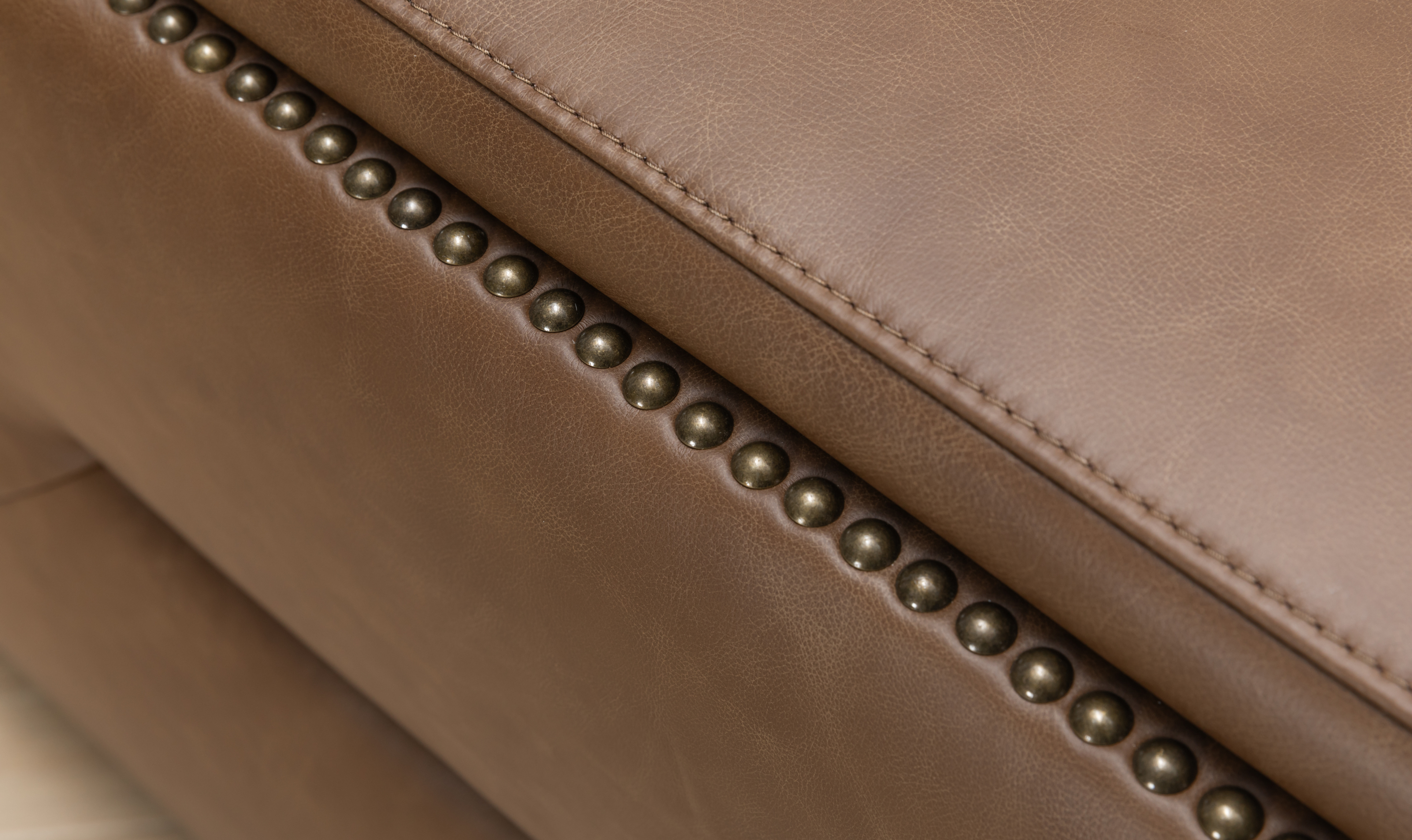 Alaves Italian Leather Queen Sleeper Sofa - Luxury Overnight Collection-Jennifer Furniture