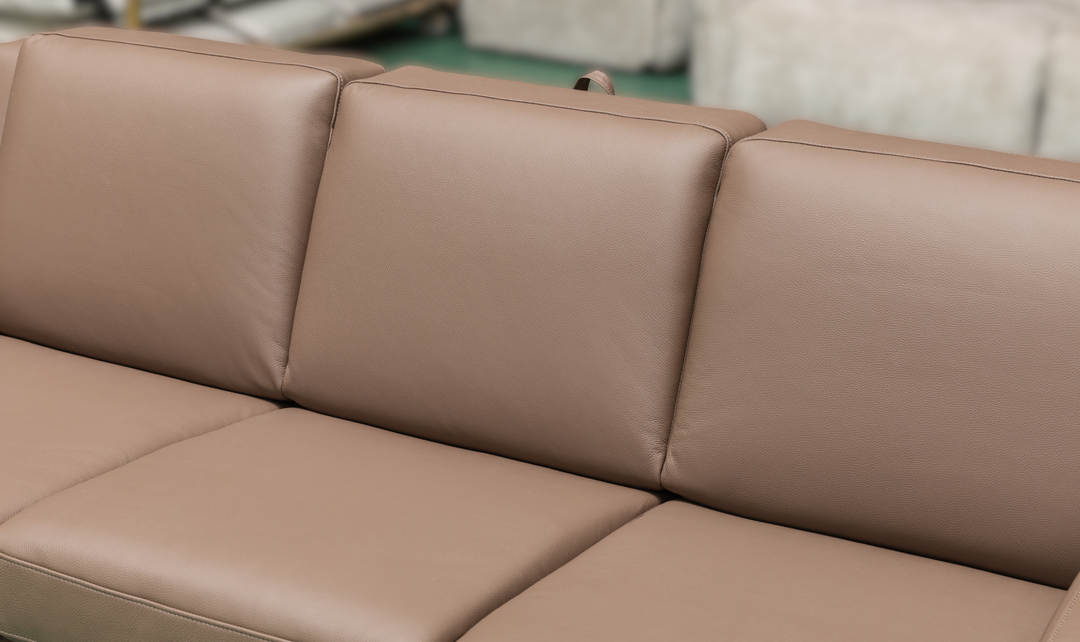 Klaussner Alaves Italian Leather Queen Sleeper Sofa - Luxury Overnight Collection