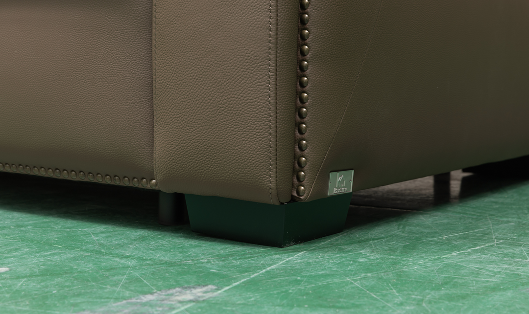 Klaussner Alaves Italian Leather Queen Sleeper Sofa - Luxury Overnight Collection