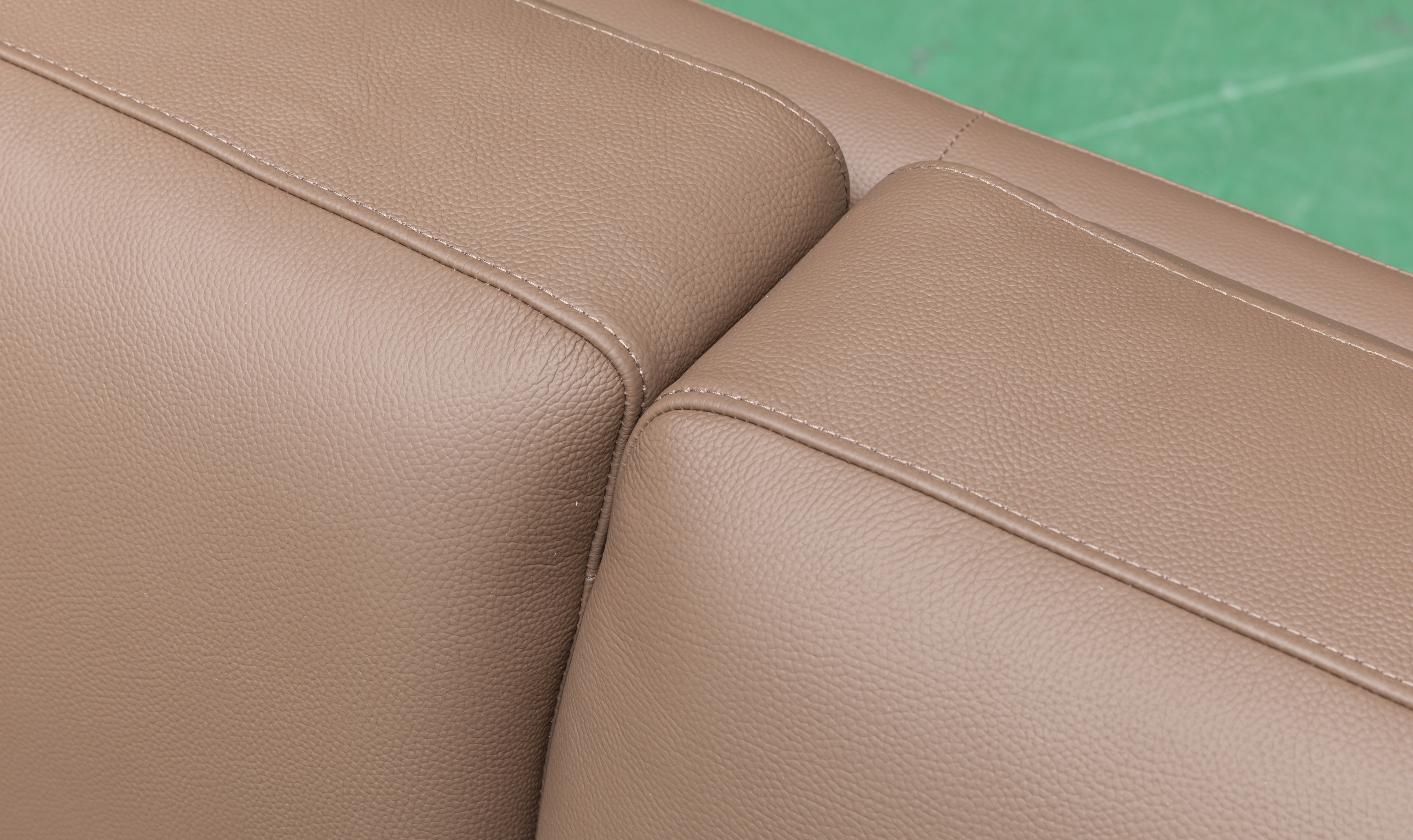 Klaussner Alaves Leather Queen Sleeper Sofa - Luxury Overnight Collection