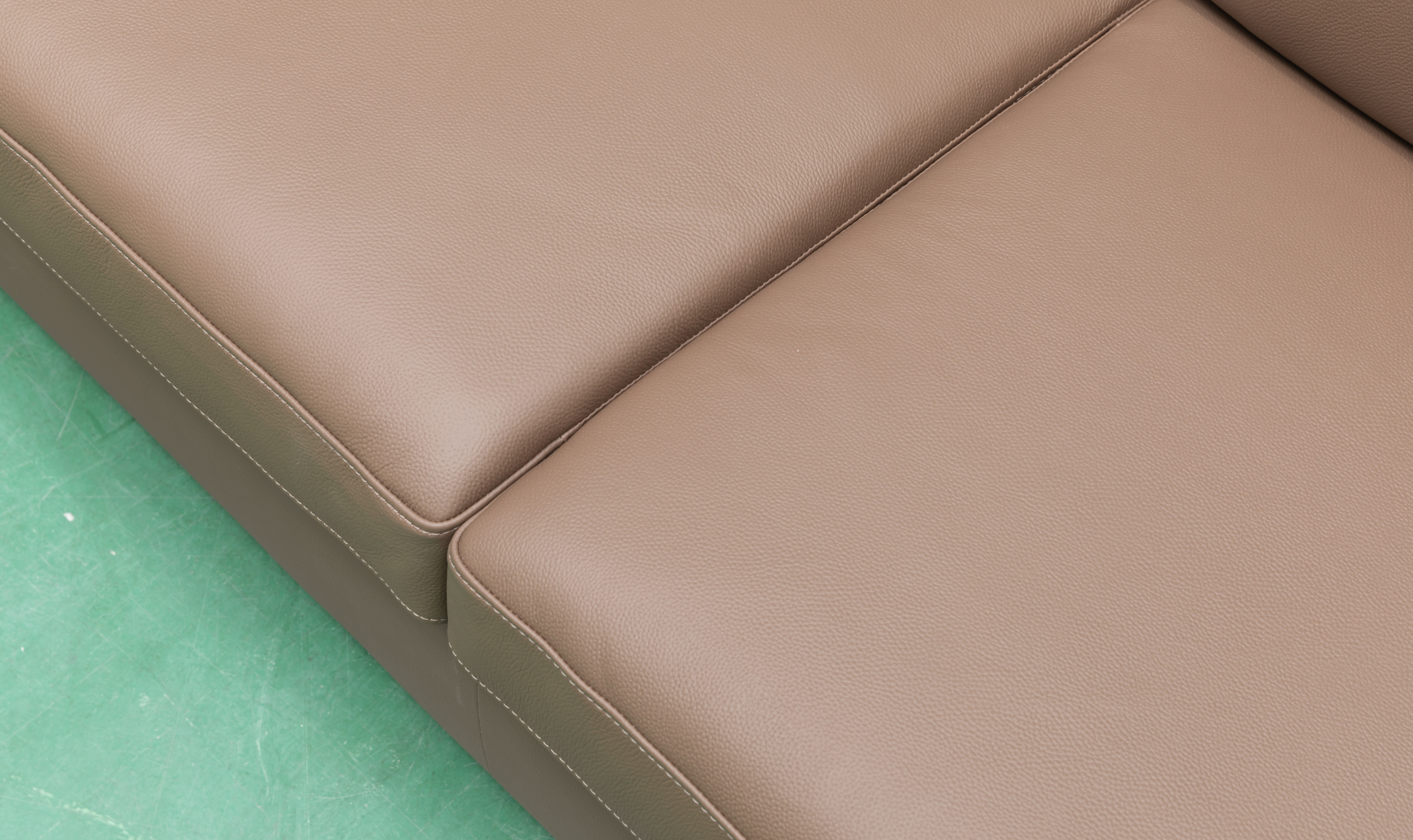 Klaussner Alaves Leather Queen Sleeper Sofa - Luxury Overnight Collection