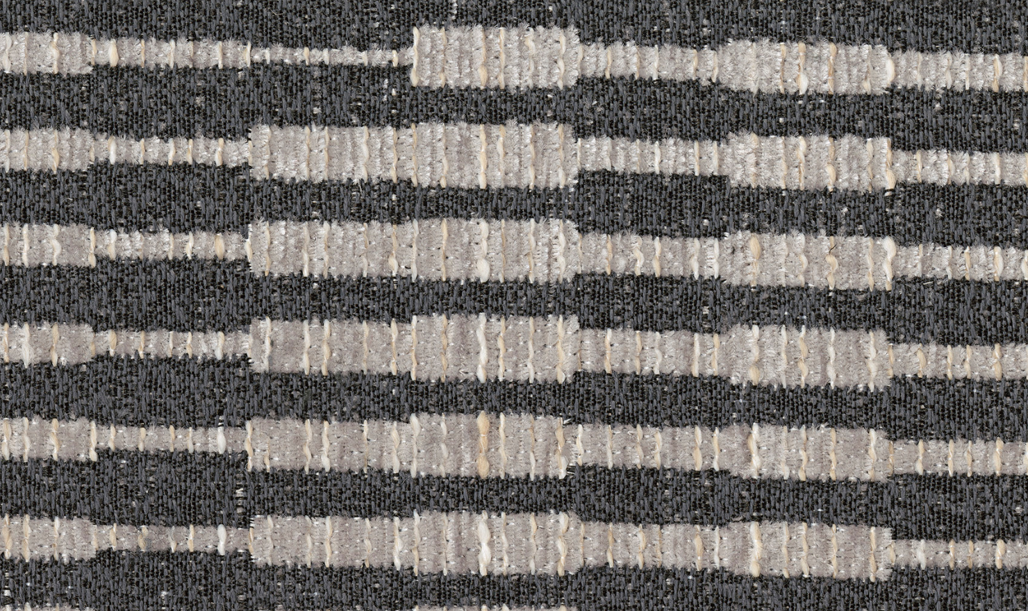 Modern Heritage Avenal Park Flannel Fabric Living Room Set (2 Pcs / 3 Pcs)