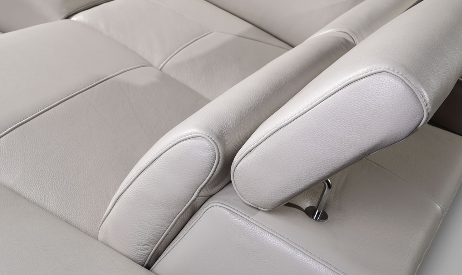 ESF Italia Baxton L-Shaped Leather Sectional Sofa with Tufted Cushions