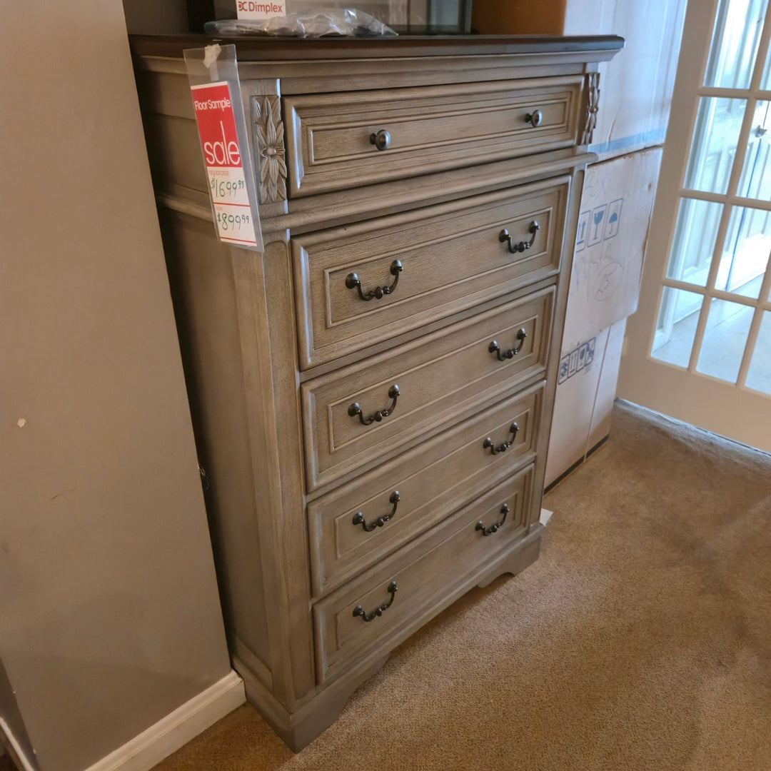 Modern Heritage Chest