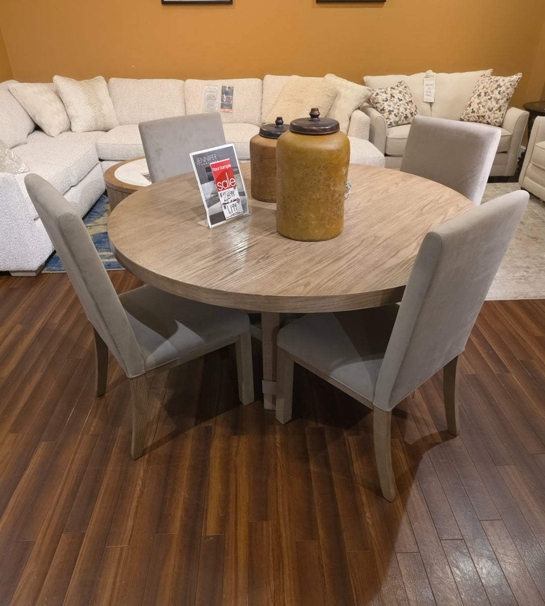 Modern Heritage Dining Table w/ 4 Chairs