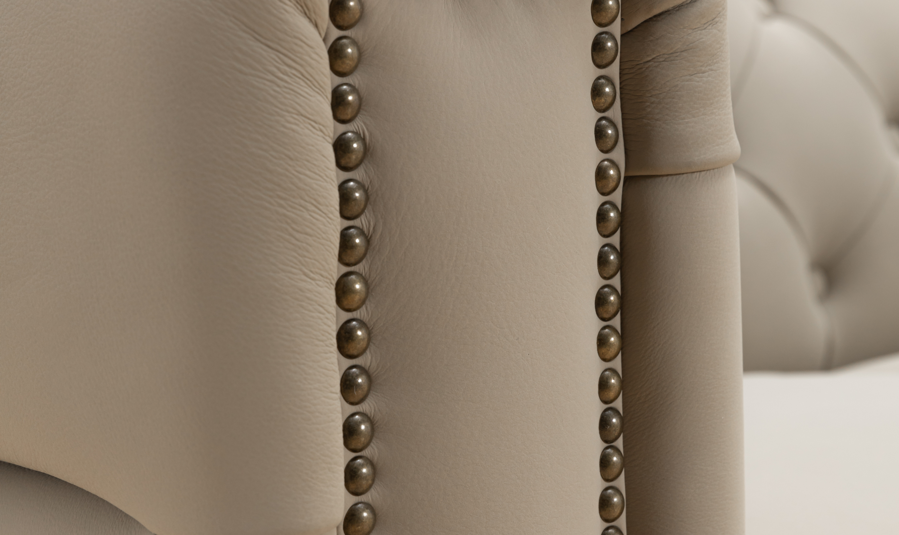 Klaussner Callas Leather Queen Sleeper Sofa - Luxury Overnight Collection