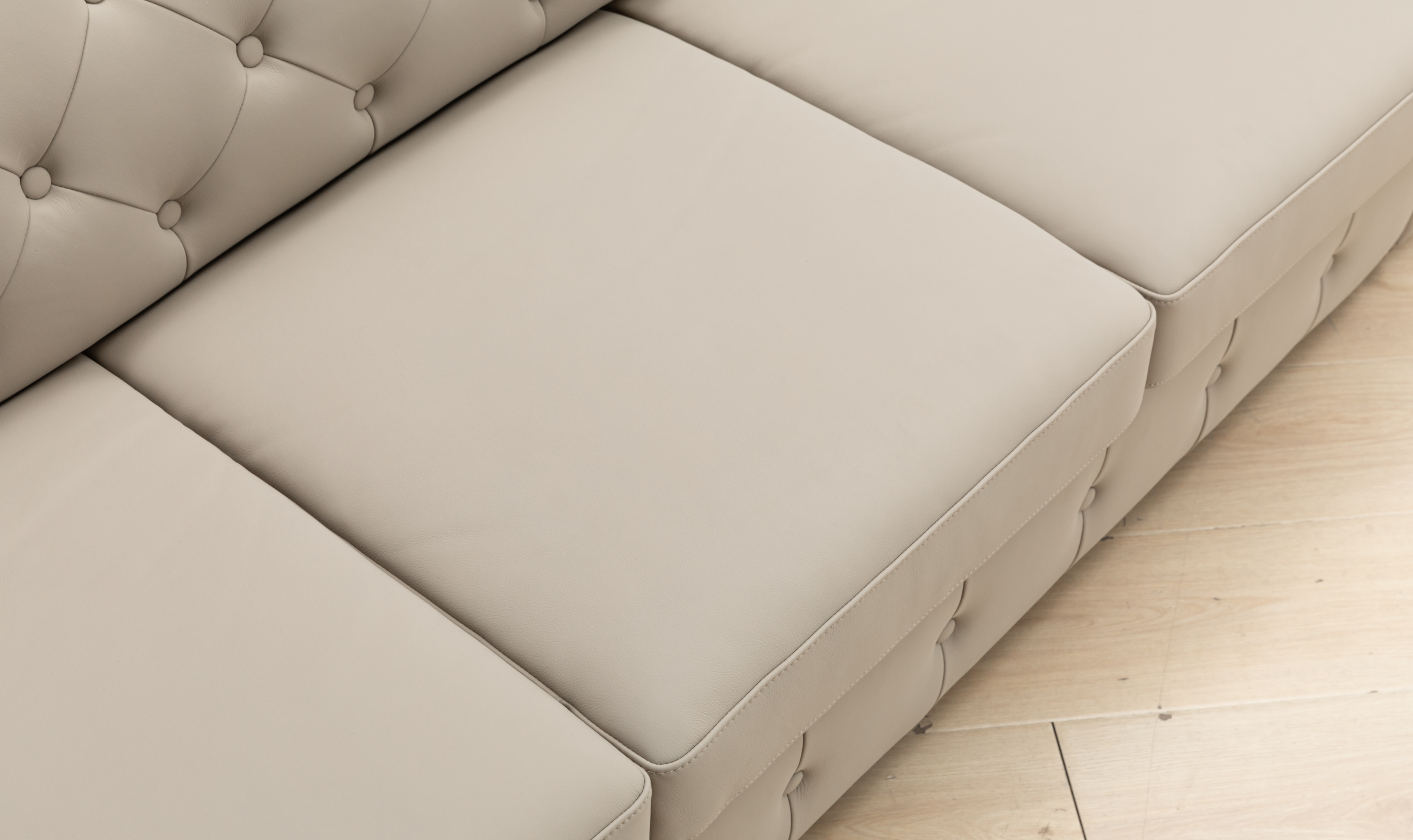 Klaussner Callas Leather Queen Sleeper Sofa - Luxury Overnight Collection