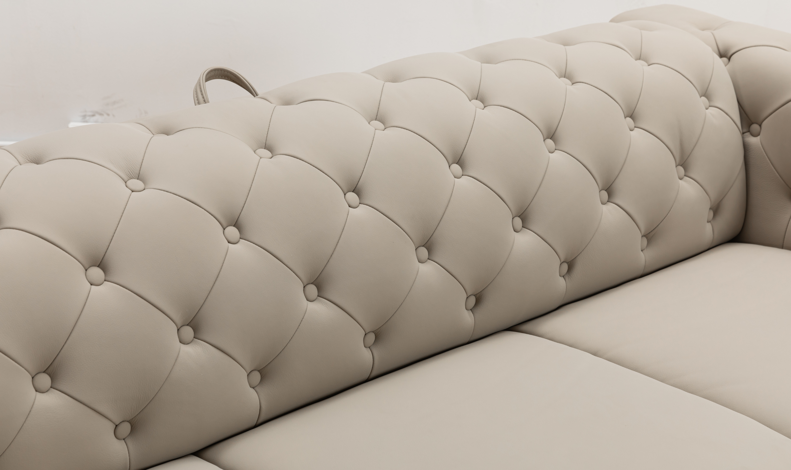 Klaussner Callas Leather Queen Sleeper Sofa - Luxury Overnight Collection