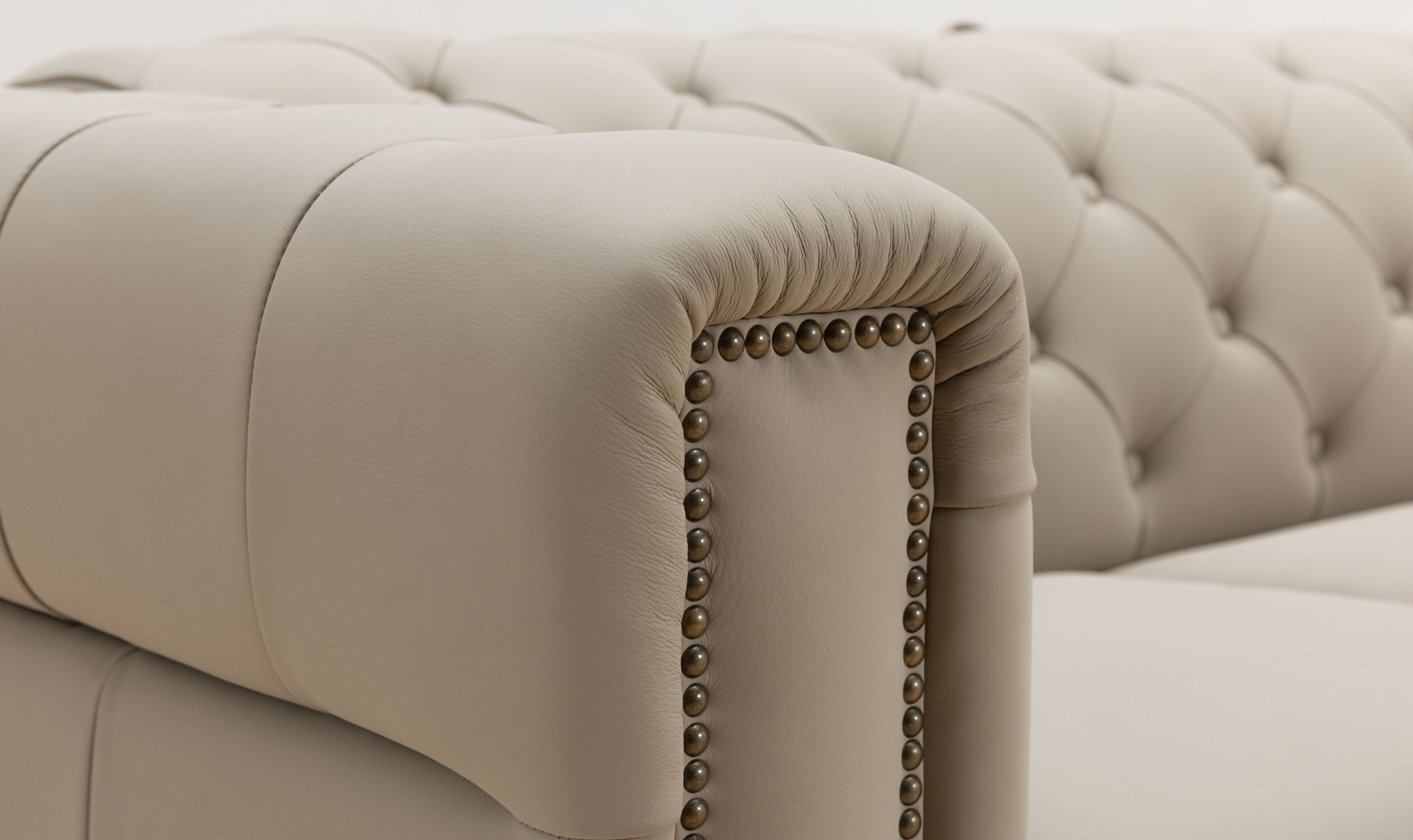 Klaussner Callas Leather Queen Sleeper Sofa - Luxury Overnight Collection