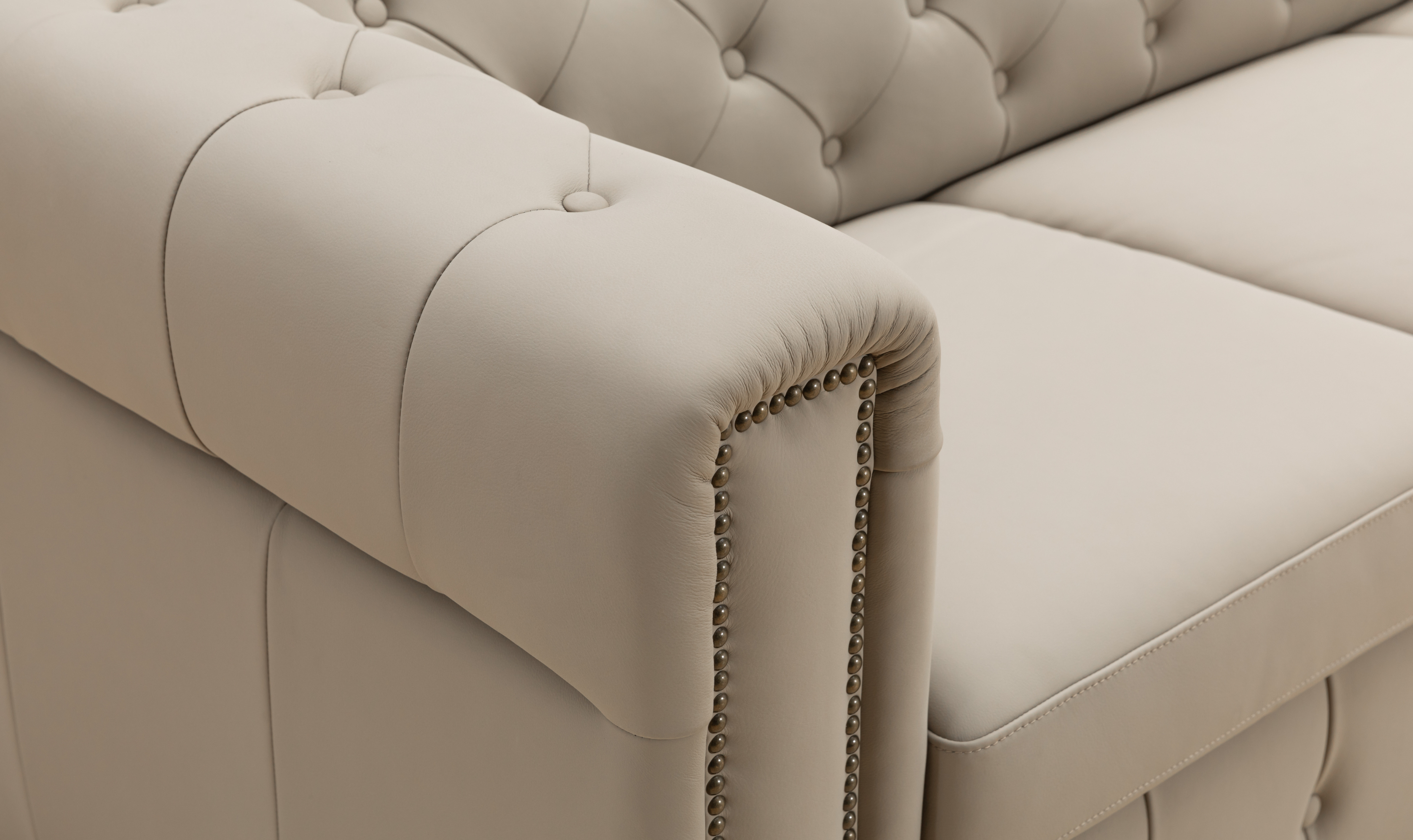 Klaussner Callas Leather Queen Sleeper Sofa - Luxury Overnight Collection