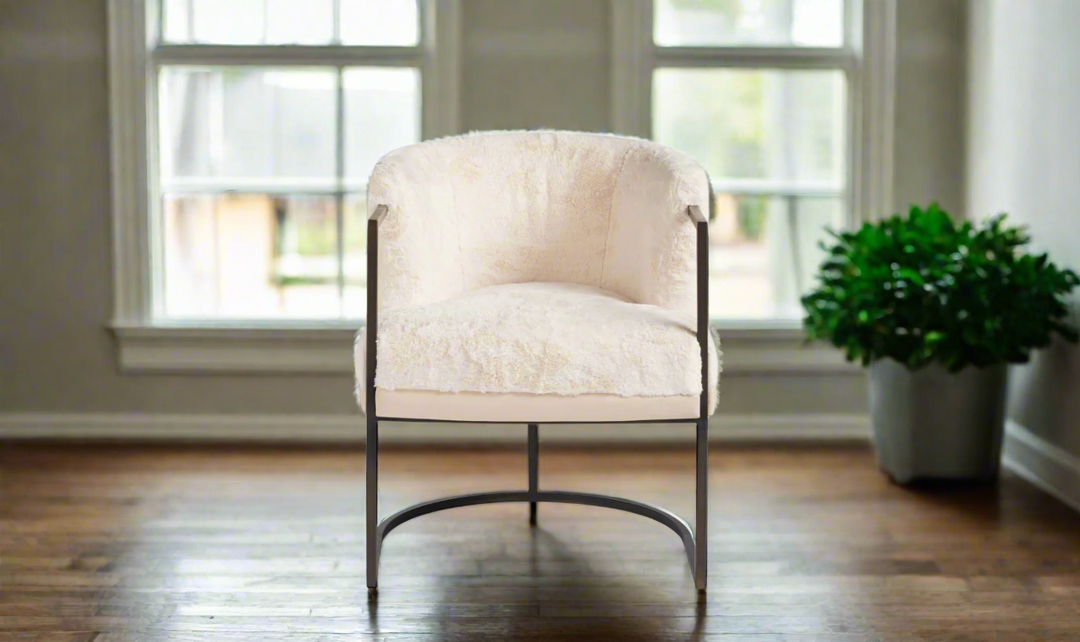 Universal Furniture Alpine Valley Polyester Accent Chair in  Cream