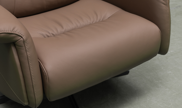 Klaussner Pivota Swivel Chair