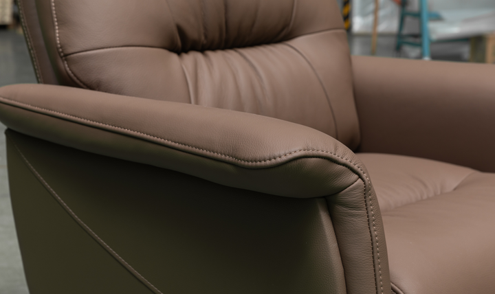 Klaussner Pivota Swivel Chair