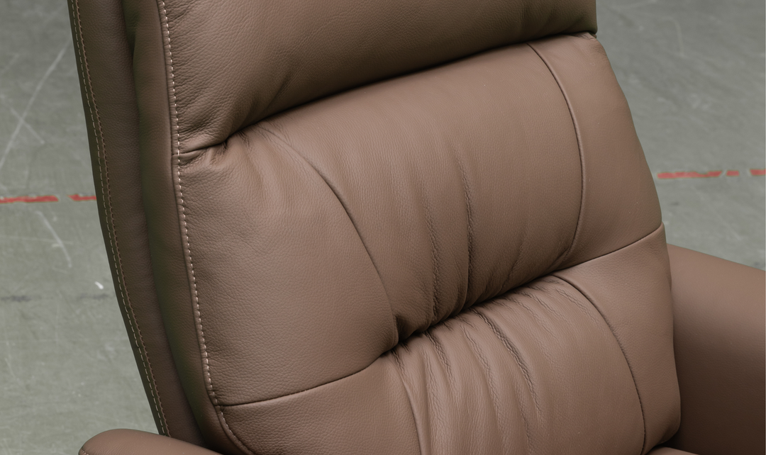 Klaussner Pivota Swivel Chair