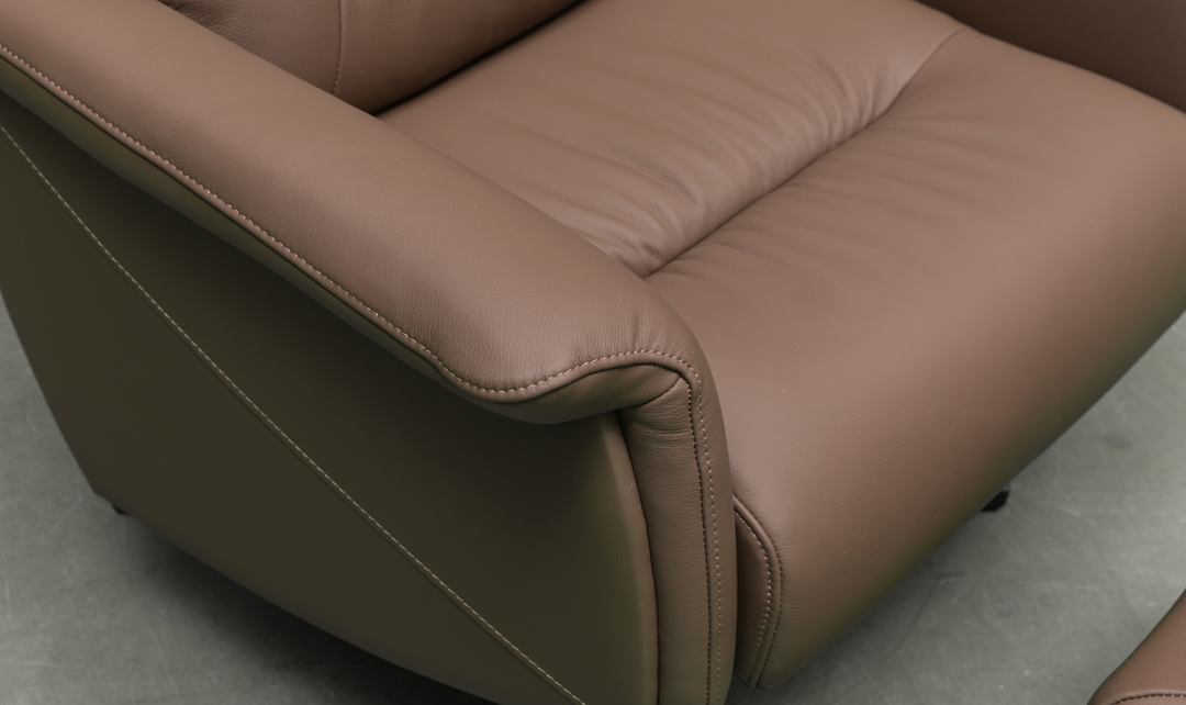 Klaussner Pivota Swivel Chair