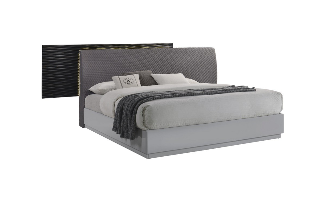 Jennifer Italia Globo Bed in Gray & Black Gloss Finish (King/Queen Size)