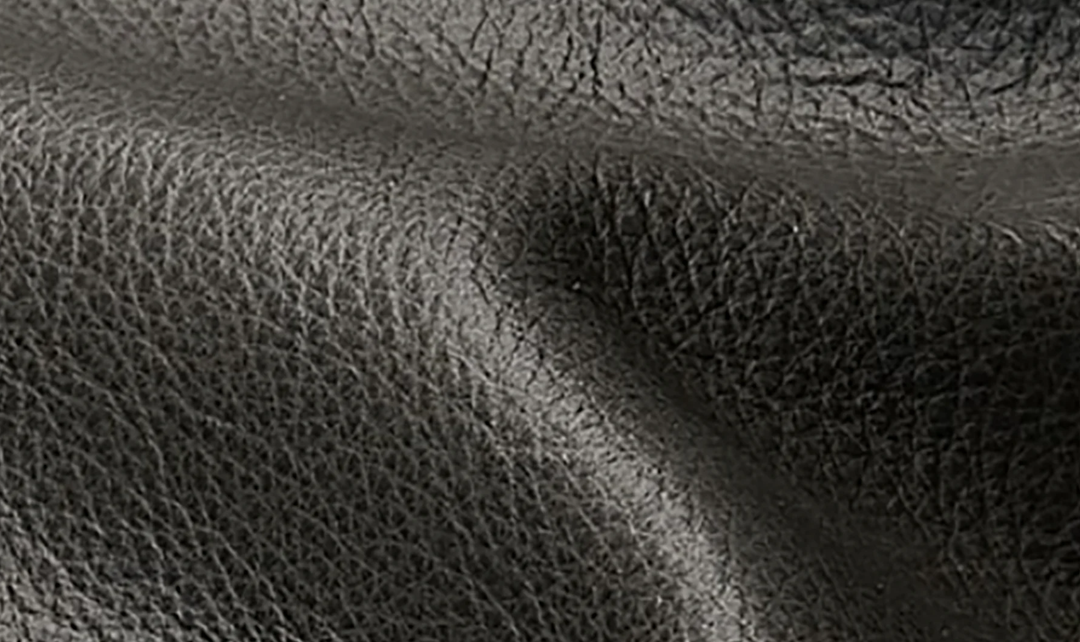 Hydeline Dawn Leather Upholstered Loveseat With Zip Cover