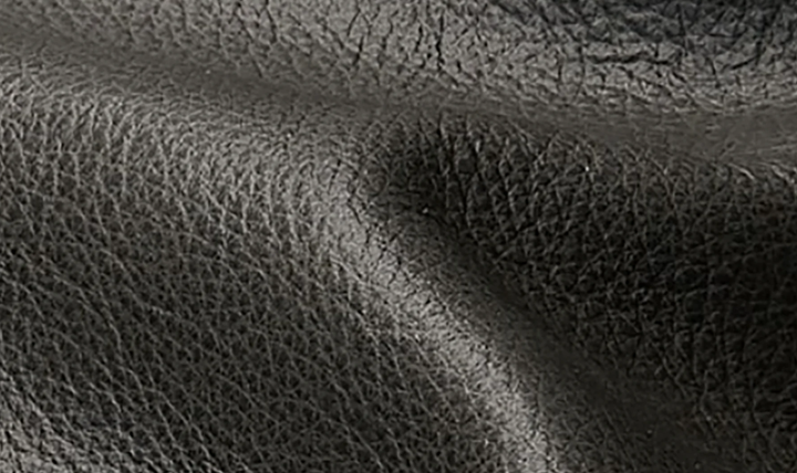Hydeline Dawn Leather Upholstered Loveseat With Zip Cover