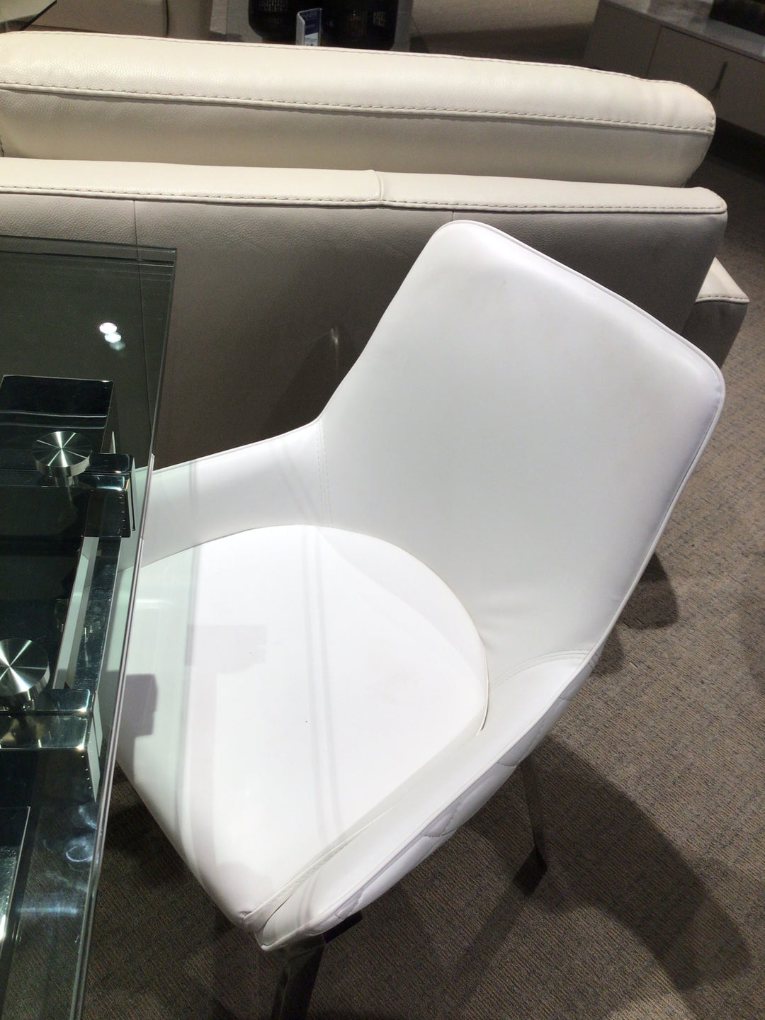 Table and 4 or 6 Chairs
