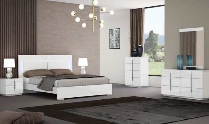 Jennifer Italia Ellica 6 Drawers Wooden Dresser In White