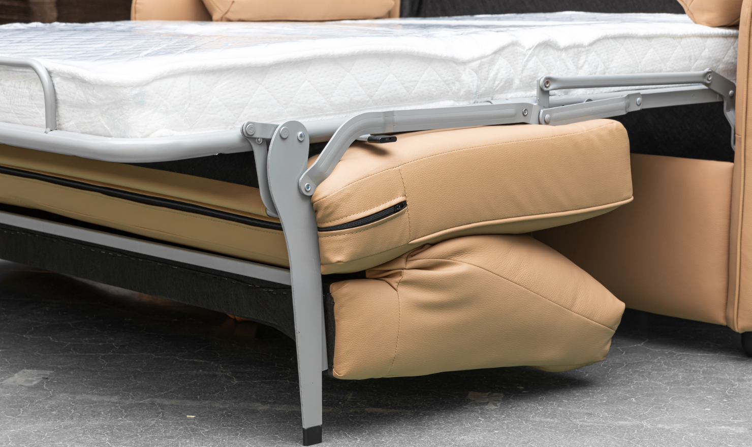 Jennifer Smart 2-Seater Leather Queen Sleeper Sofa