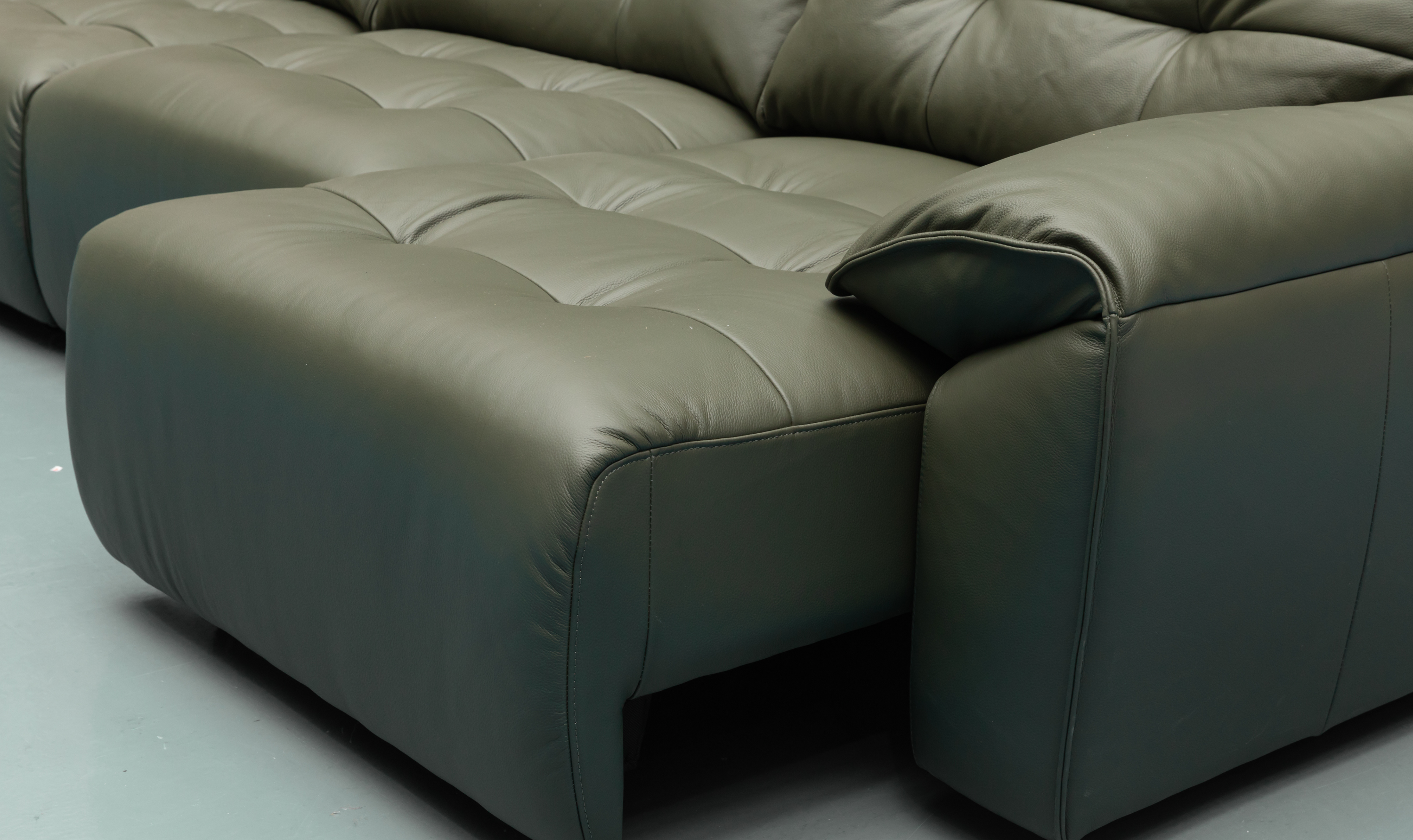 Klaussner Impulso Leather Power Sliding Sofa