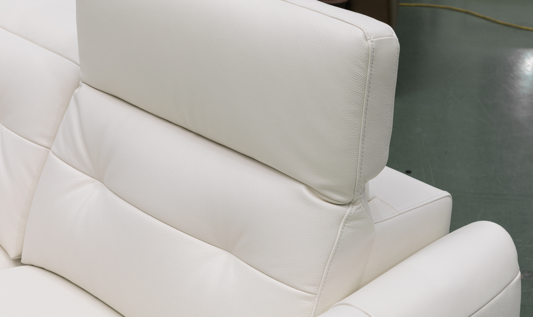 Klaussner Bravino Leather Motion Power Reclining Sofa with USB Ports