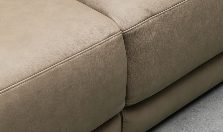 Klaussner Dakota Queen Sleeper Sofa