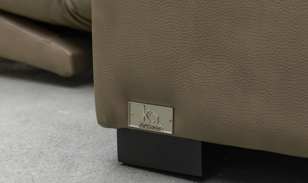 Klaussner Dakota Queen Sleeper Sofa-Jennifer Furniture