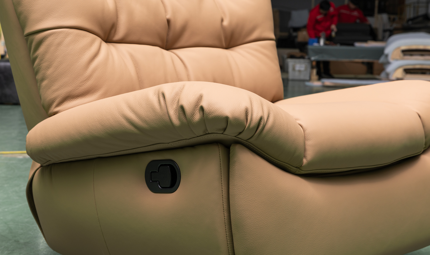 Klaussner Stella Swivel Glider Manual Recliner  W/O phone holder
