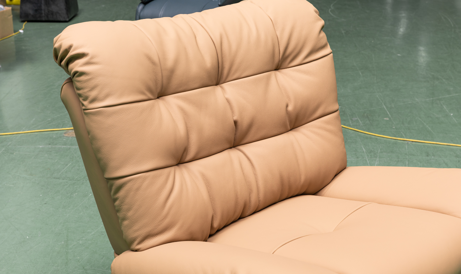Klaussner Stella Swivel Glider Manual Recliner  W/O phone holder