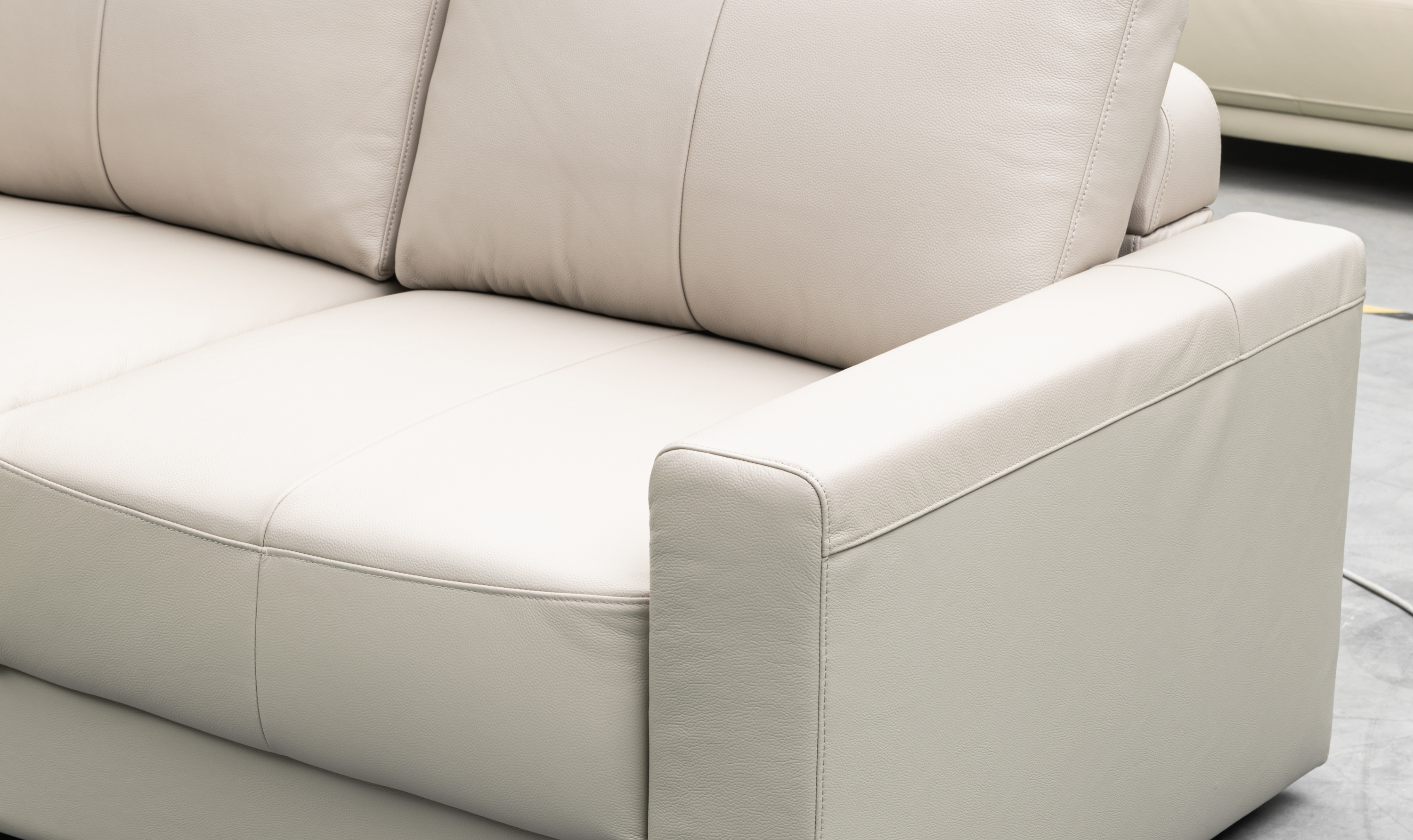 Klaussner Wigan Leather Sleeper Sofa