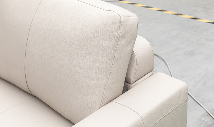 Klaussner Wigan Leather Sleeper Sofa