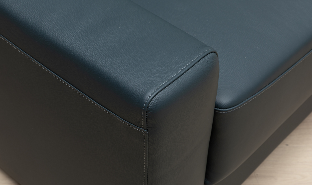 Klaussner Wigan Leather Sleeper Sofa-Jennifer Furniture