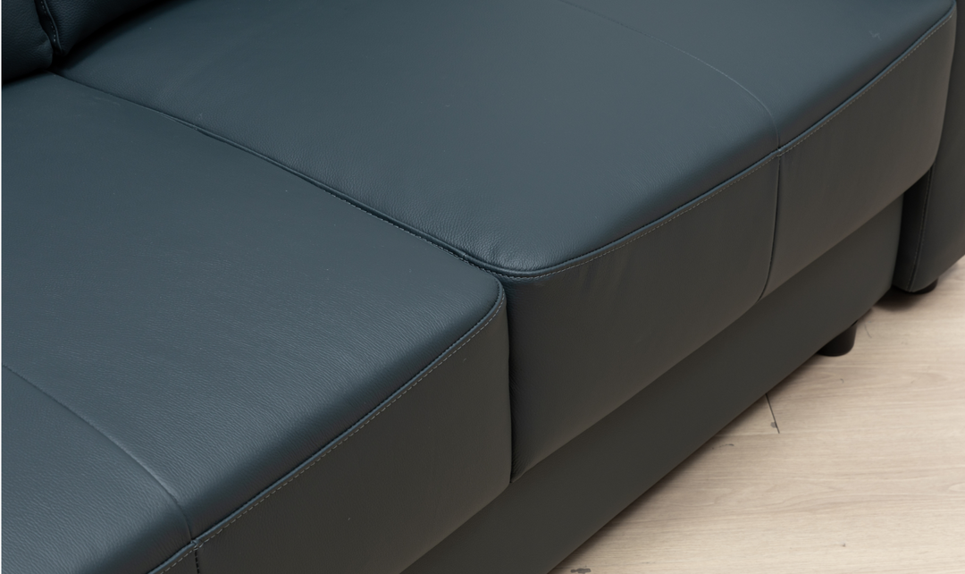 Klaussner Wigan Leather Sleeper Sofa-Jennifer Furniture