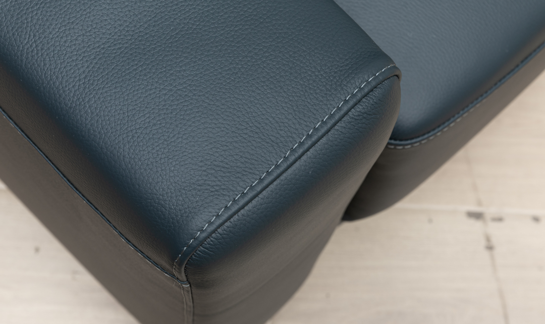 Klaussner Wigan Leather Sleeper Sofa-Jennifer Furniture