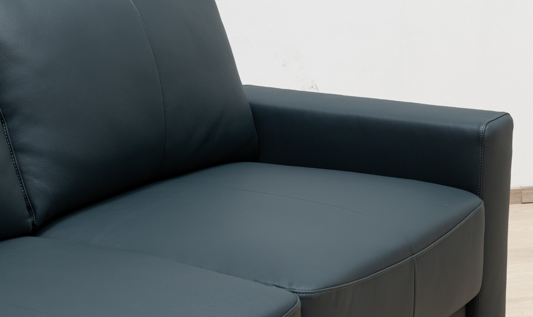 Klaussner Wigan Leather Sleeper Sofa-Jennifer Furniture