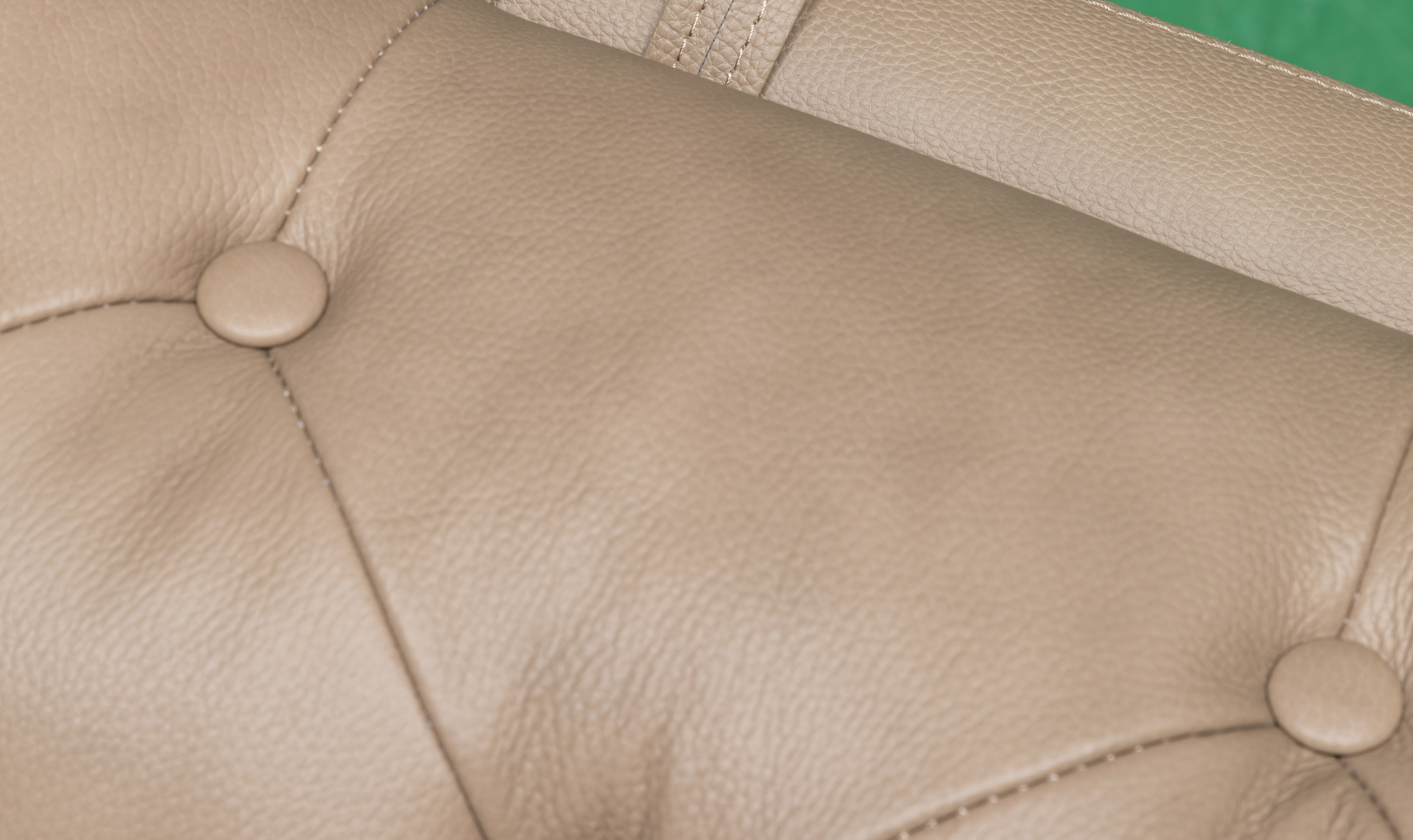 Klaussner Callas Leather Queen Sleeper Sofa - Luxury Overnight Collection