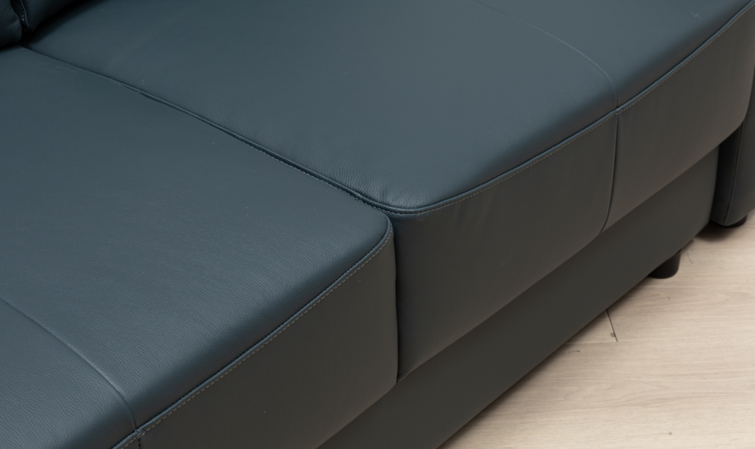 Klaussner Wigan Leather Sleeper Sofa