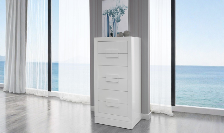 Leonor Chest
