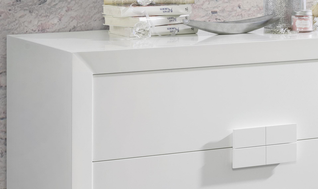 Leonor Chest
