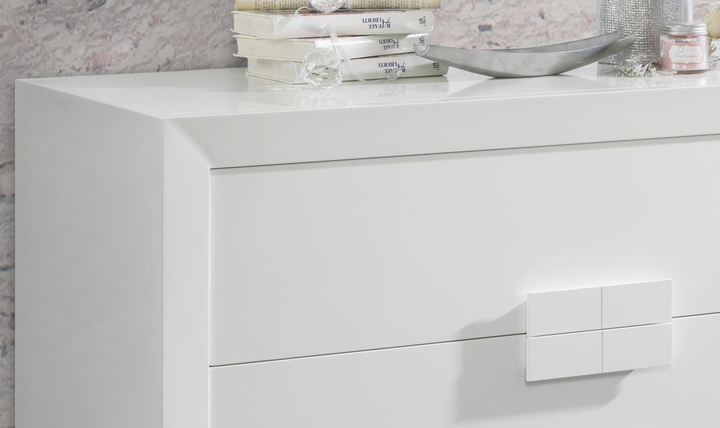 Leonor Chest