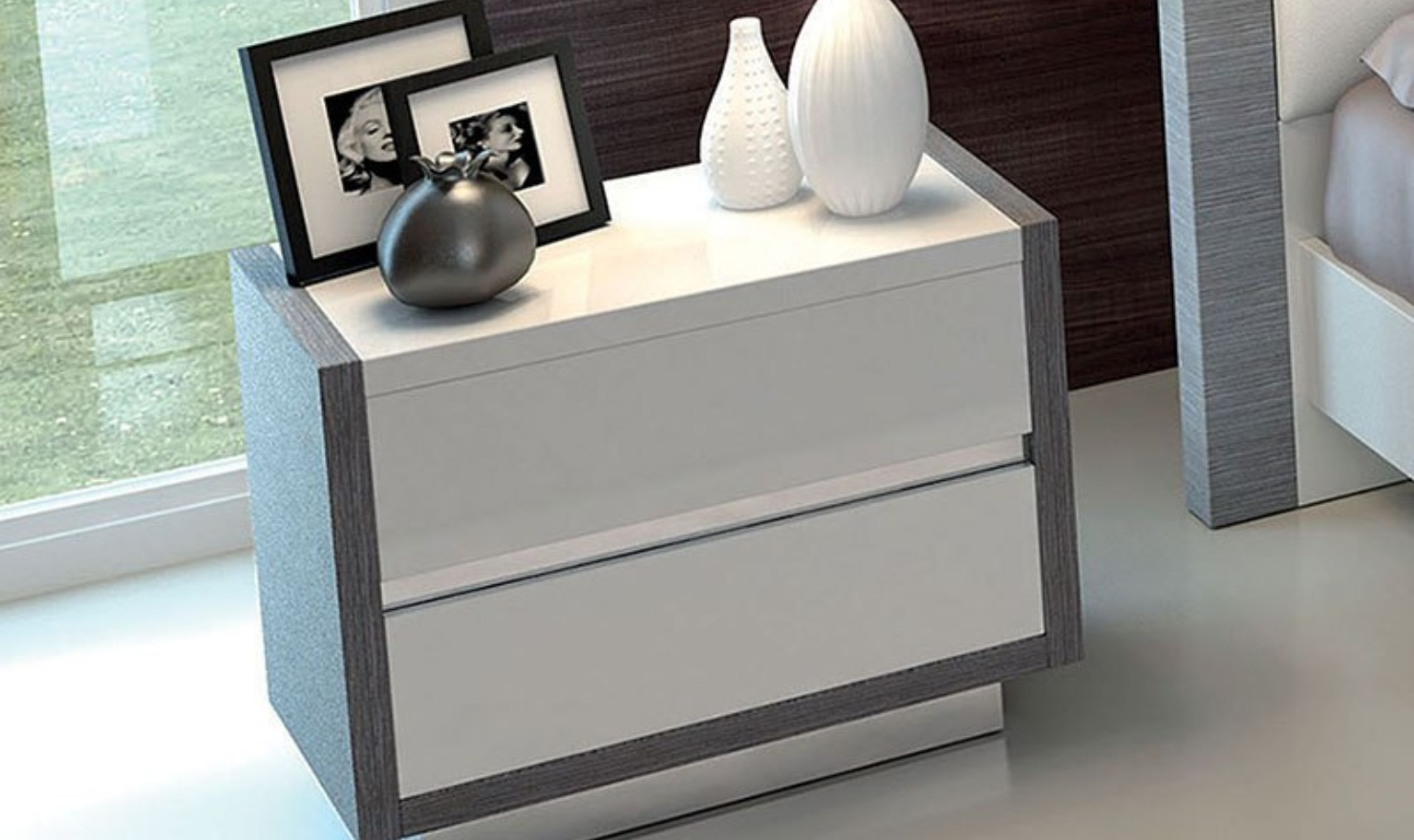ESF Italia Mangano 5-piece Bedroom Set in High Gloss White Finish